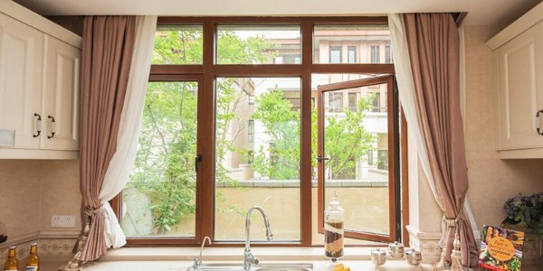 铝包木门窗：红橡木和白橡木哪个好？